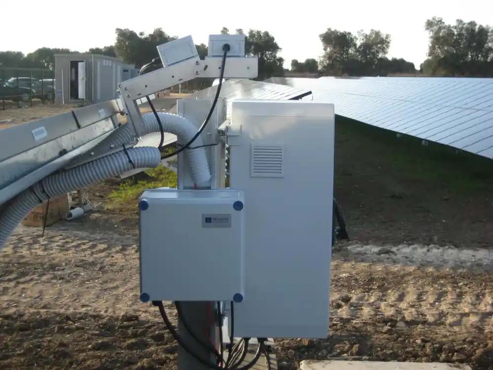 Installazione pannelli fotovoltaici su struttura