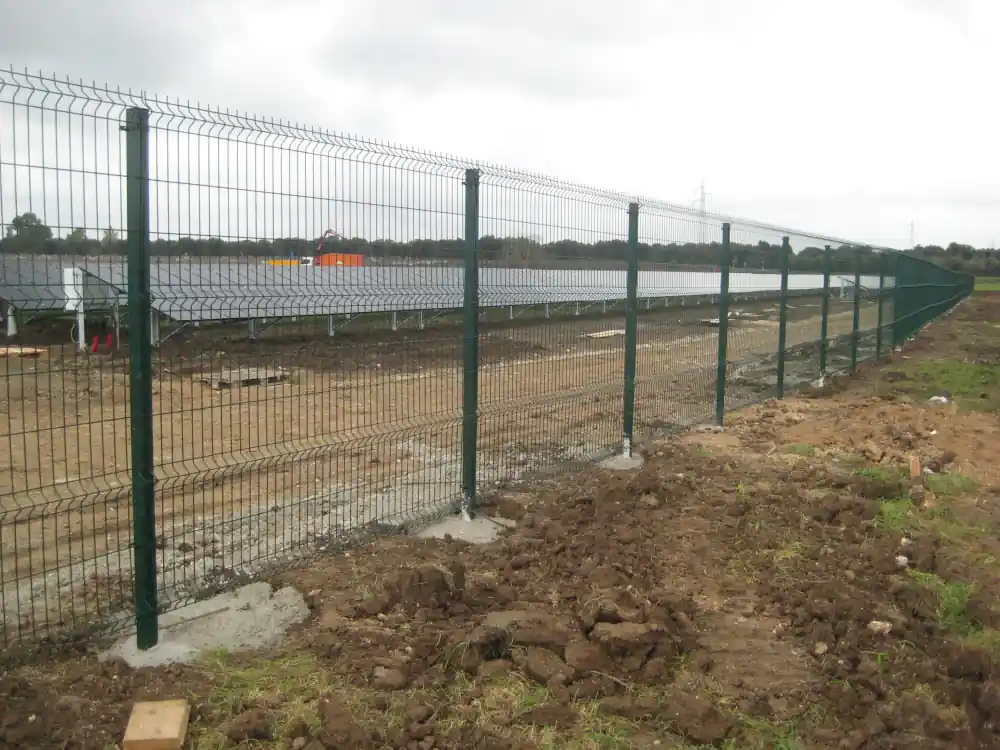 Recinzione completata parco solare